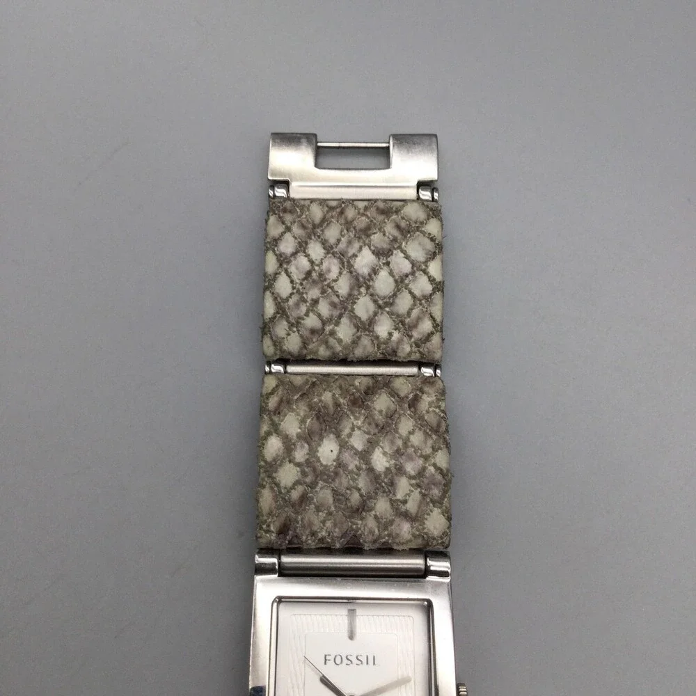 Fossil Womens Watch 24mm Silver Tone Dial Dress CE-2259 New Battery 6.5